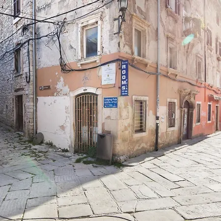 Kandlers Street Pola